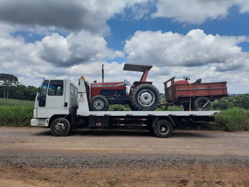 Reboque de maquinário